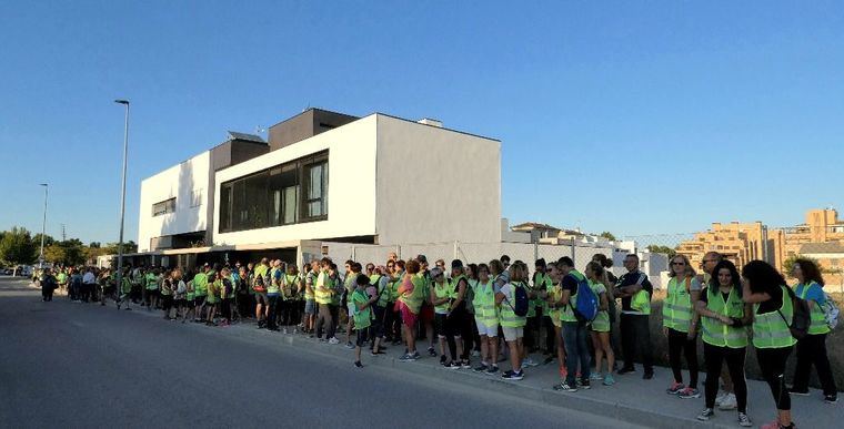 La Asociación del Familiares y Enfermos de Parkinson de Albacete ha celebrado este sábado la séptima edición de su Marcha Nocturna