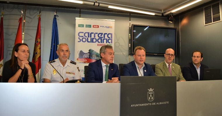 El alcalde respalda la Carrera Solidaria del 20 de octubre que ya cuenta con más de 1.100 inscritos