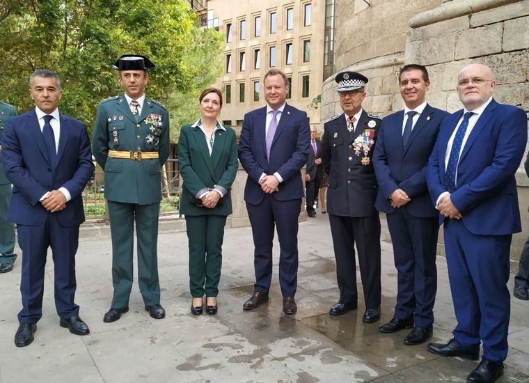 Santiago Cabañero participa en los actos organizados por la Guardia Civil con motivo de la festividad de la Virgen del Pilar