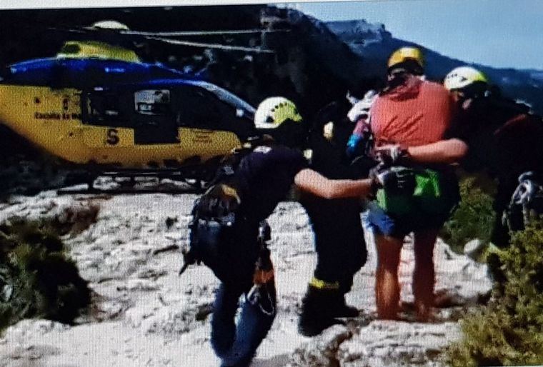 Efectivos del SEPEI del Parque de Molinicos rescatan a un excursionista accidentado en la Cueva de los Chorros