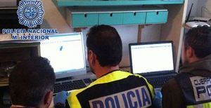 La Policía Nacional detiene en Albacete a tres jóvenes que difundían pornografía infantil a través de Internet