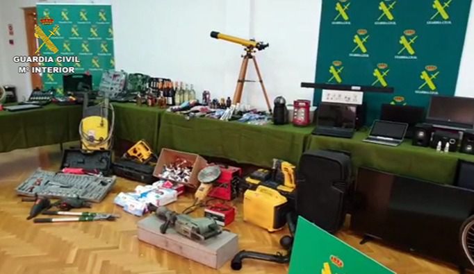 La Guardia Civil desarticula un grupo criminal especializado en robos en edificios públicos, colegios y farmacias