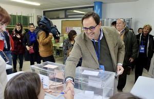 Paco Núñez asegura que los vecinos de la región tenemos hoy en la mano decidir cómo queremos que sea la España del mañana