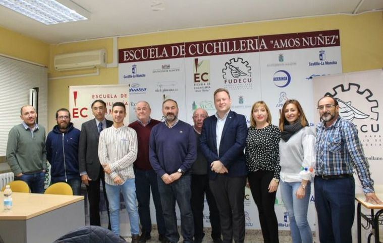 El Ayuntamiento de Albacete aumenta su aportación a la Escuela de Cuchillería hasta los 40.000 euros