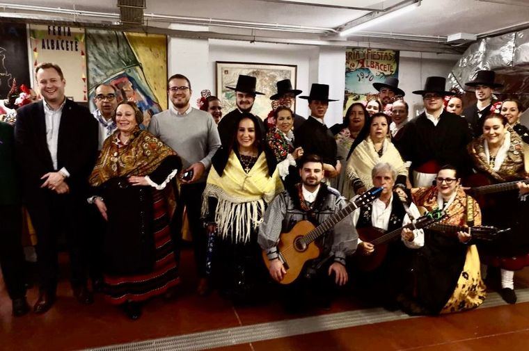 Vicente Casañ participa en la apertura de la V edición del Festival Nacional de Folclore ‘El Trillo’ 