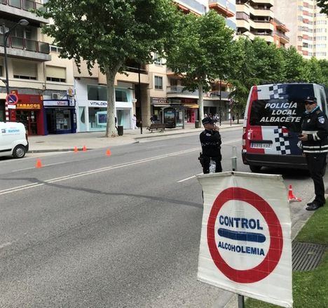 La Policía Local de Albacete participa en la Campaña Especial sobre control de la tasa de alcoholemia y drogas, que se efectuará entre el 9 y el 15 de diciembre