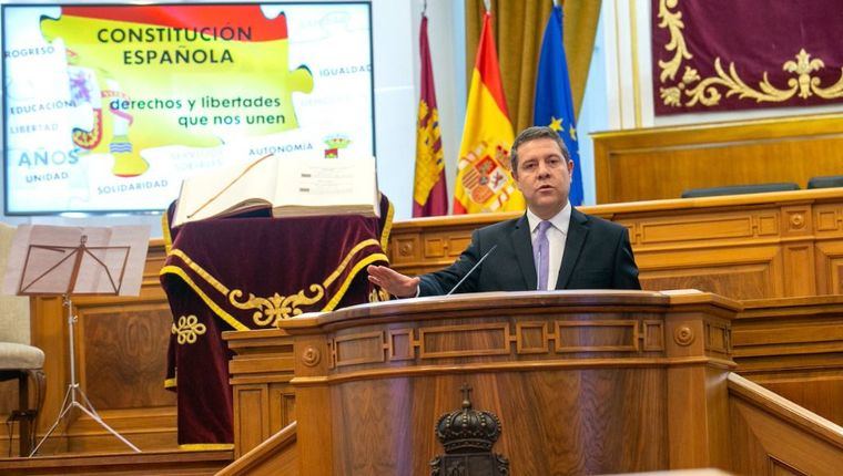 El presidente de Castilla-La Mancha subraya que la responsabilidad del Gobierno es cumplir y hacer cumplir la Constitución