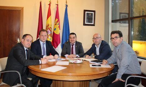 El Gobierno regional y el Ayuntamiento de Albacete colaboran para celebrar una feria que aúne los productos agroalimentarios y la restauración