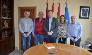 El alcalde se congratula de la vinculación de la Academia de Medicina de Castilla-La Mancha a la ciudad