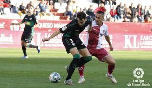 0-1. Un golazo de Qasmi da los tres puntos al Elche ante un pobre Albacete que se aleja de los primeros puestos