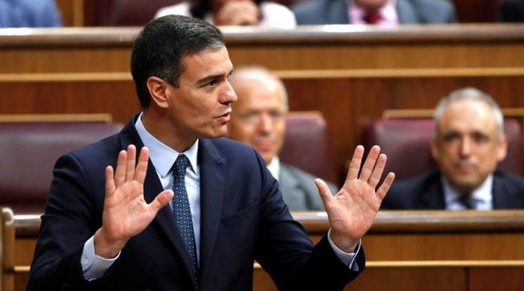 Pedro Sánchez es investido presidente pese a las llamadas al transfuguismo, con 167 votos a favor, 165 en contra y 18 abstenciones
 