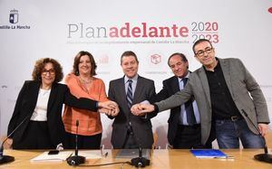 El Gobierno de Castilla-La Mancha y los agentes sociales firman el Plan Adelante 2020-2023 dotado con más de 282 millones de euros
