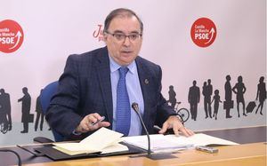 Fernando Mora: “Page marca la agenda en defensa de Castilla-La Mancha, mientras que Núñez y Echániz avergüenzan a los castellanomanchegos"