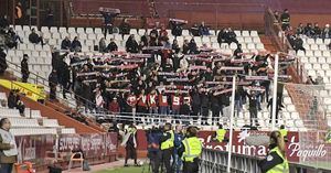 Los ultras del Rayo se mofan de Zozulya con sus cánticos ante el Albacete: 