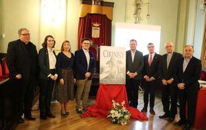 El alcalde participó en el acto de presentación de Cirineo, revista creada por la Junta de Cofradías y Hermandades para difundir el valor de la Semana Santa