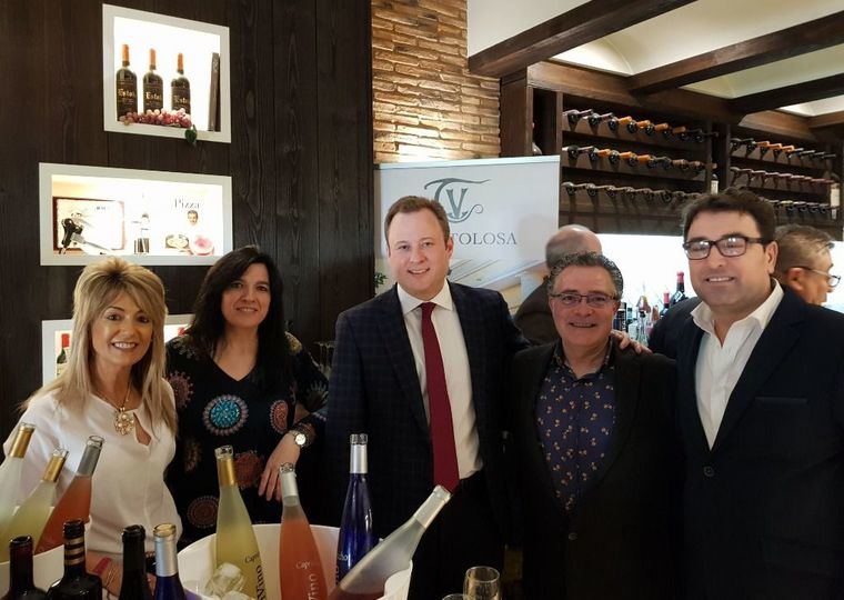 El alcalde de Albacete, Vicente Casañ, en la inauguración de 'Ases de la Gastronomía' del Restaurante Dallas