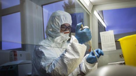 El Ministerio de Sanidad distribuye 1,3 millones de mascarillas hoy y adquiere más de 700 respiradores y 640.000 PCR