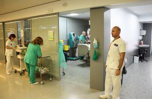 Coronavirus.- El hospital de Hellín traslada el servicio se Ginecología y Pediatría al gimnasio para conseguir más camas disponibles