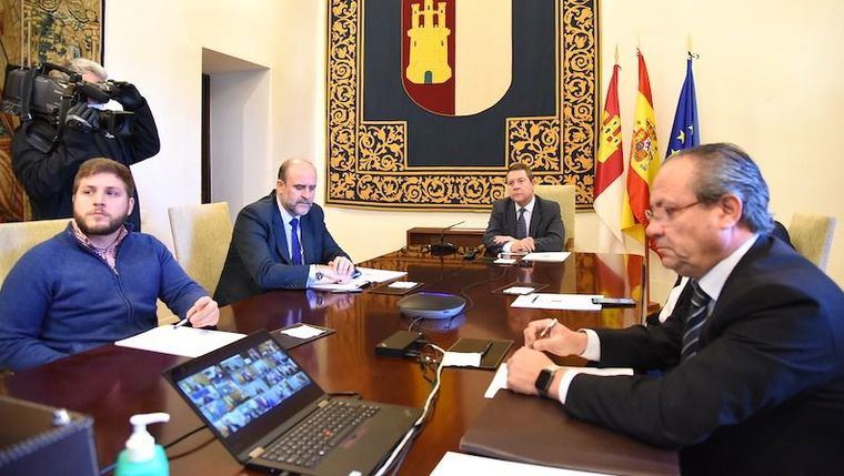 El Gobierno regional pide la implicación del Ejecutivo central para desbloquear la llegada de material sanitario comprado fuera de España