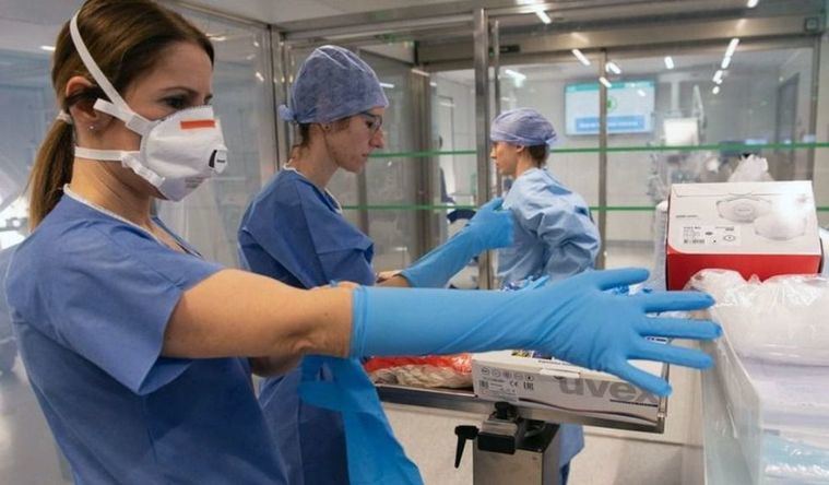 El Gobierno regional ha contratado a 2.295 profesionales sanitarios como refuerzo de la plantilla del SESCAM desde el inicio de la pandemia por coronavirus