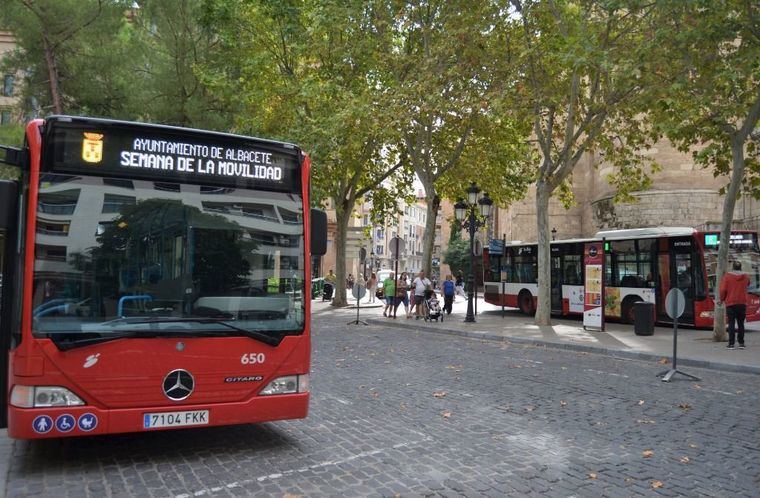 Castilla-La Mancha comienza a recibir y repartir las mascarillas para los trabajadores de los servicios de transporte urbano de la región