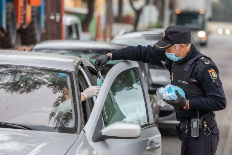 Tierraseca pone de relieve el buen funcionamiento del dispositivo de reparto de las mascarillas enviadas por el Gobierno de España a la comunidad autónoma