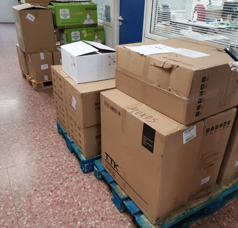Las Hospitales de Albacete reciben un nuevo envío de material desde el SESCAM que incluye 5.000 test rápidos