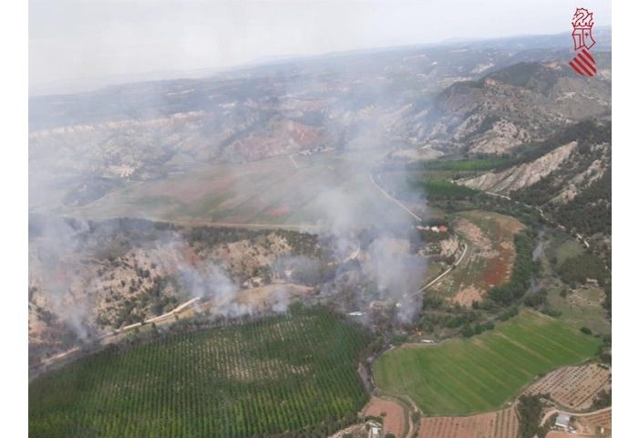 Estabilizado el incendio forestal declarado en Casas de Ves (Albacete) y que afecta a Requena (Valencia)