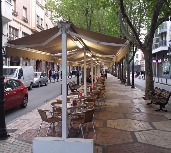 (Foto: Cafetería Restaurante Coronas. Paseo de La Libertad)