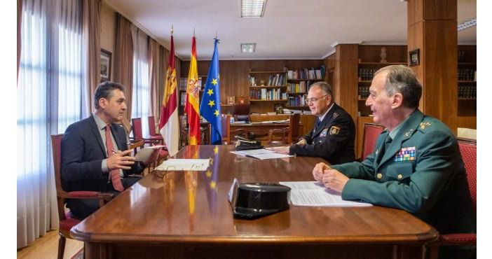 El delegado del Gobierno en Castilla-La Mancha, Francisco Tierraseca, pide evitar aglomeraciones en terrazas y en la vía pública sin respetar distancias de seguridad