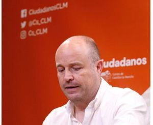 Alejandro Ruiz: “Ciudadanos no busca rédito electoral como hacen PSOE y PP, la política es construir y dialogar entre partidos no es ni blanquear, ni estar en permanente guerra”