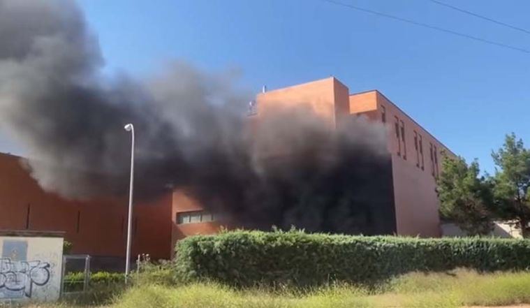 Sucesos.- Declarado un incendio en Hospital de Hellín que obliga a desalojar a por precaución a 150 pacientes