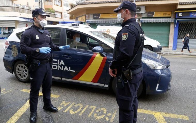 La Policía Nacional detiene a dos hermanos que agredieron a un joven para sustraerle el teléfono móvil