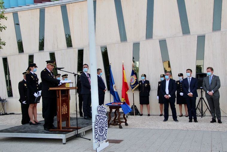 Vicente Casañ agradece 'la vocación de servicio y la entrega' de los 15 nuevos policías