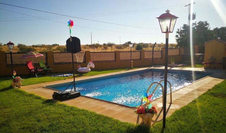 Sucesos.- Un hombre pierde la vida tras caer en la piscina de su domicilio y un niño de 5 años resulta herido tras ser atacado por un perro