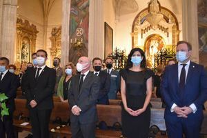 Familiares, amigos y vecinos honran a las víctimas del Covid-19 en Albacete
