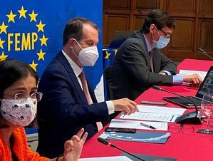 El Gobierno distribuirá a partir de la próxima semana 15 millones de mascarillas a través de la FEMP