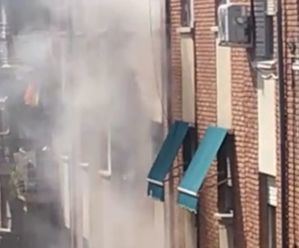 ÚLTIMA HORA. Aparatoso incendio sin heridos en el tercer piso de la calle Juana de Arco, número 10 de Albacete