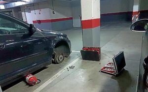 Piden cinco años de cárcel para un hombre por robar en los coches estacionados en dos garajes de Albacete