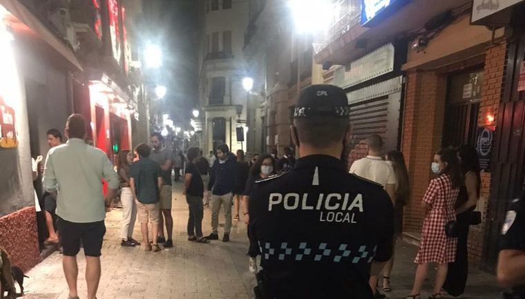 La Policía Local de Albacete sigue multando por bailar en establecimientos, no guardar distancias y no usar mascarillas