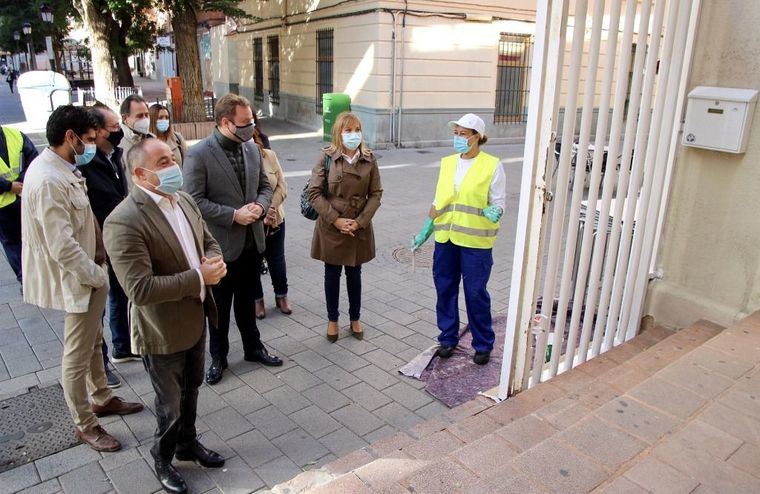 Vicente Casañ valora las mejoras que harán las cuadrillas del Plan de Empleo en colegios, zonas verdes y polígonos de Albacete
