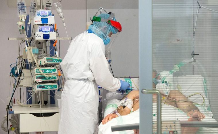 Coronavirus.- Castilla-La Mancha mantiene el número de contagios, suma 14 fallecidos y crecen los ingresados en UCI