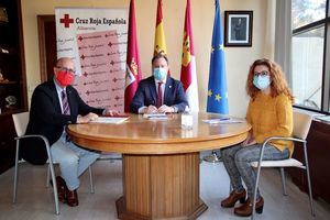 El Ayuntamiento de Albacete reconoce el trabajo de Cruz Roja y su voluntariado en la ciudad con la firma de un convenio de colaboración por importe de 50.000 euros