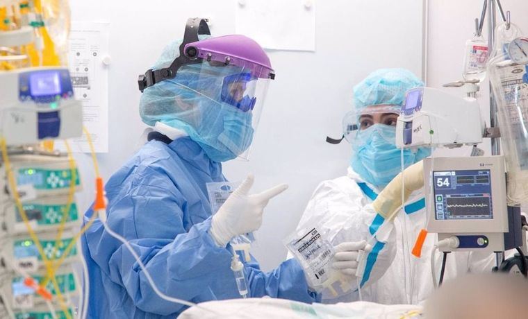 Coronavirus.- Castilla-La Mancha registra 915 nuevos casos, las muertes aumentan a 21 y hospitalizados en cama convencional bajan de 700