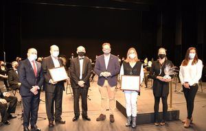 La Banda Sinfónica de Albacete reconoce a quien fuera su director durante 15 años, Crescencio Díaz Felipe y al exalcalde Pérez Castell