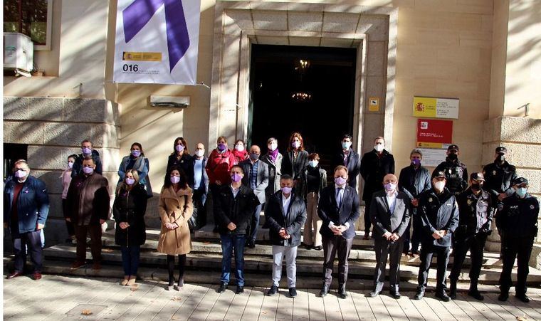 El Equipo de Gobierno del Ayuntamiento se suma al minuto de silencio con motivo del Día Internacional de la Lucha Contra la Violencia hacia las Mujeres