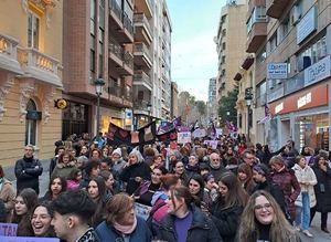 8M.- El morado vuelve a abrirse paso en calles de CLM clamando feminismo, luciendo solidaridad y avisando al patriarcado