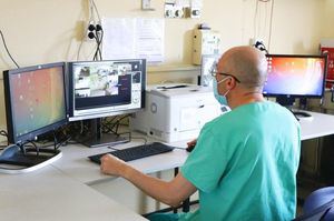 Coronavirus.- Los nuevos positivos e ingresados descienden en Castilla-La Mancha, se mantienen los pacientes UCI y aumentan fallecidos