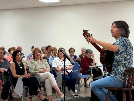 Gala de la Calzada destaca la importancia del concierto participativo para mayores: 'Lleno de bonitos recuerdos'