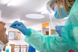 Coronavirus.- Castilla-La Mancha suma 470 casos nuevos, 505 hospitalizados en cama convencional, 85 pacientes UCI y 15 fallecidos